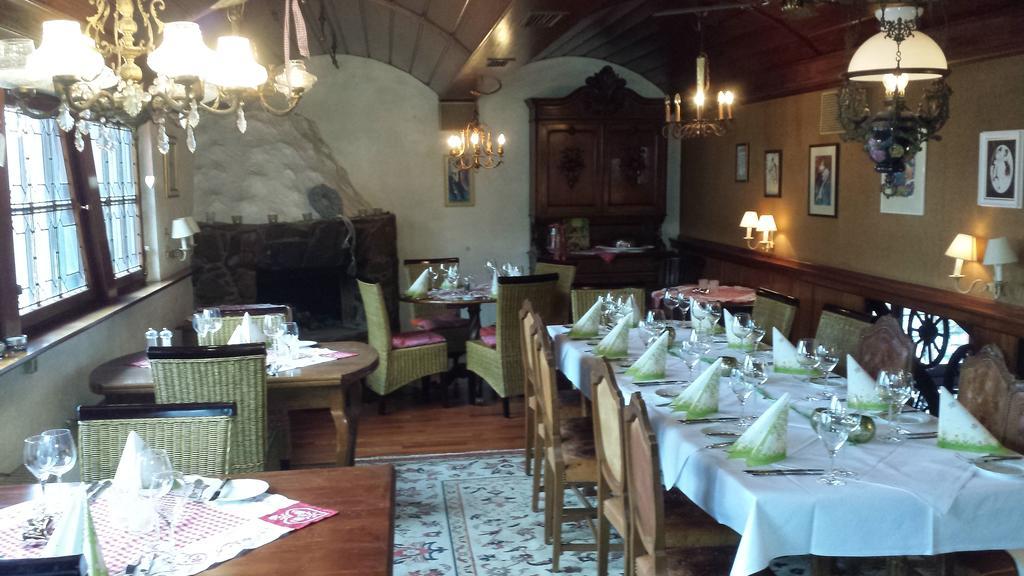 Alte Schreinerei-Auberge Harlekin Randegg المظهر الخارجي الصورة