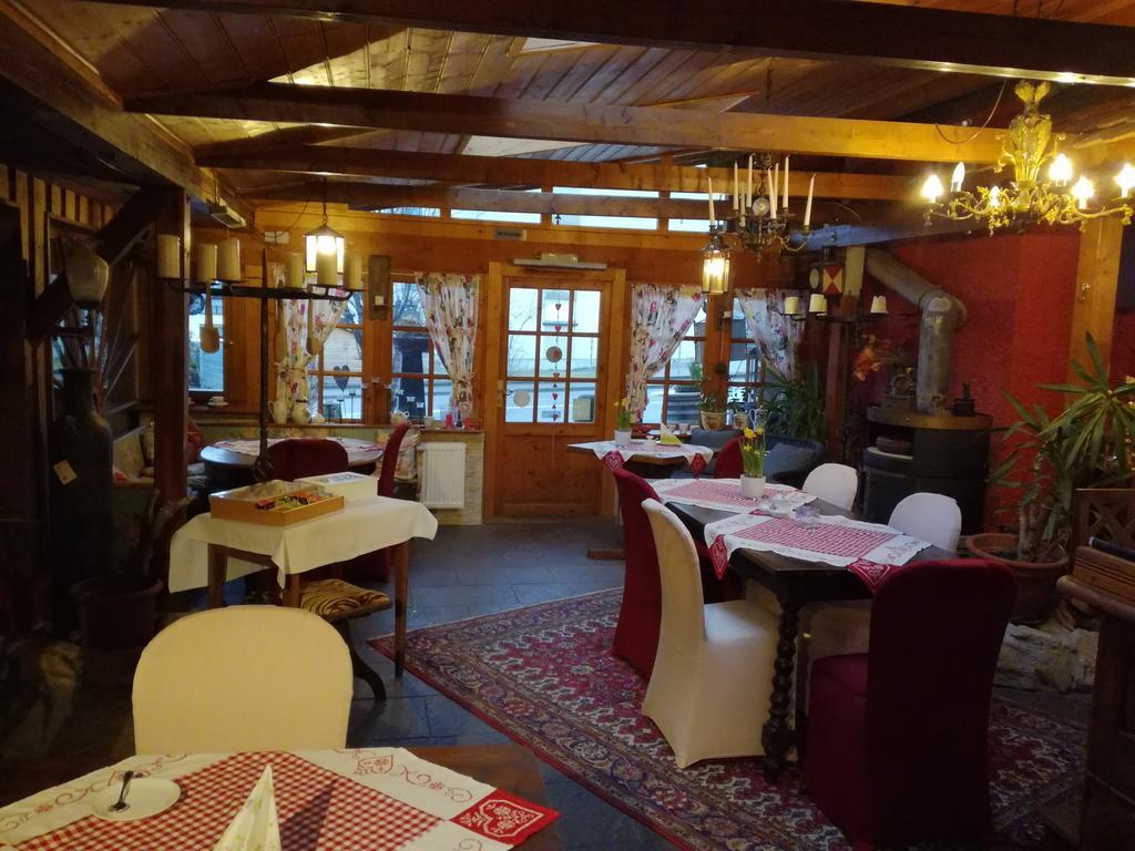 Alte Schreinerei-Auberge Harlekin Randegg المظهر الخارجي الصورة