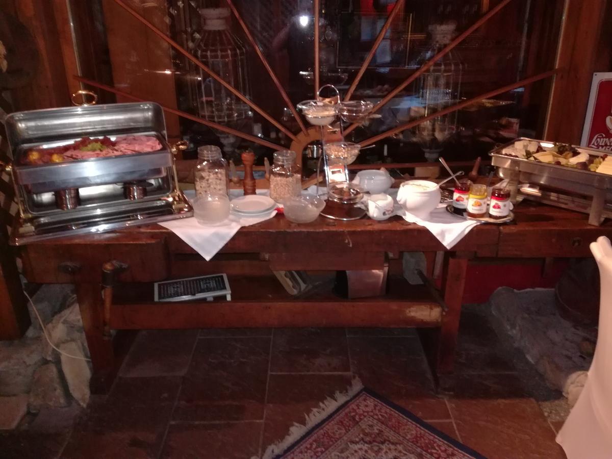 Alte Schreinerei-Auberge Harlekin Randegg المظهر الخارجي الصورة